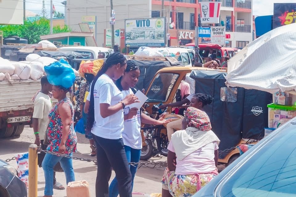 Cervical cancer awareness outreach at a market